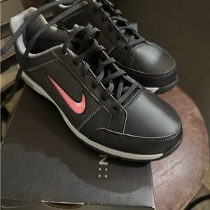 Nike Ladys Black and Pink Sneakers